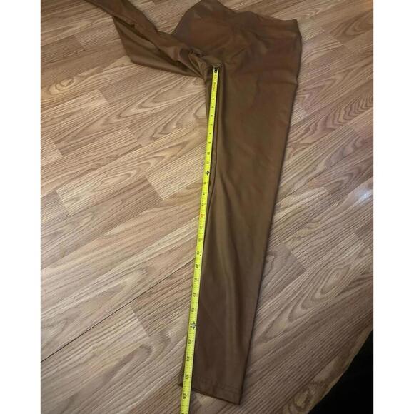Offline By Aerie Luxe Faux Leather Leggings Size Medium - Picture 4 of 7